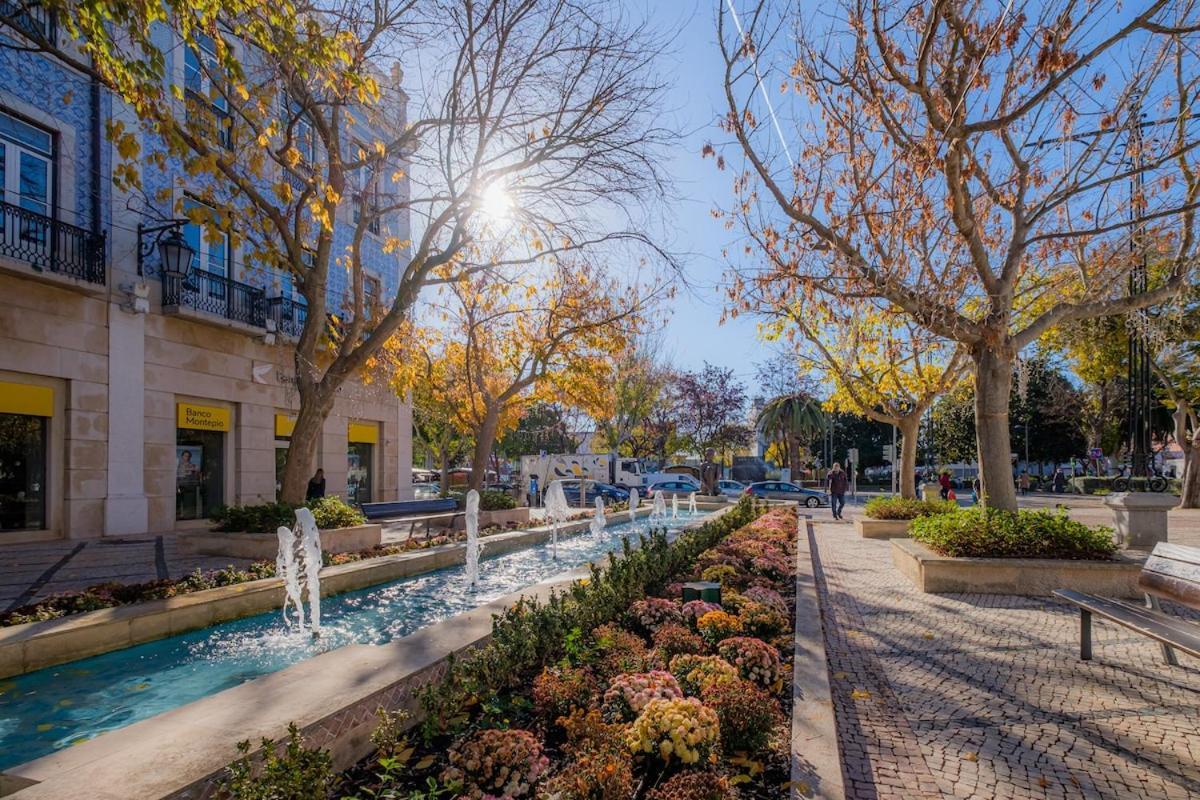 #DuplexduBocage com vista lateral para a Praça Setúbal Exterior foto